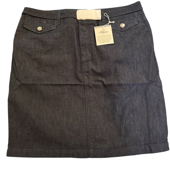 White House Black Market Dresses & Skirts - White House Black Market "Blanc" Skirt